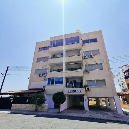 Mackenzie Seaview Paradise Larnaca Bagian luar foto